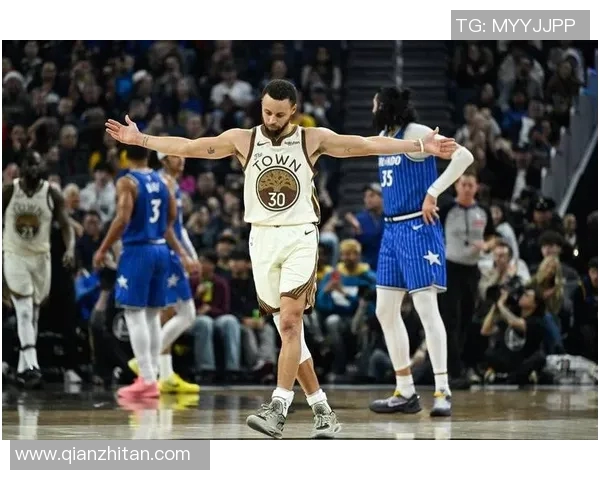 勇士与爵士季后赛第三场激战回顾球星表现与战术分析